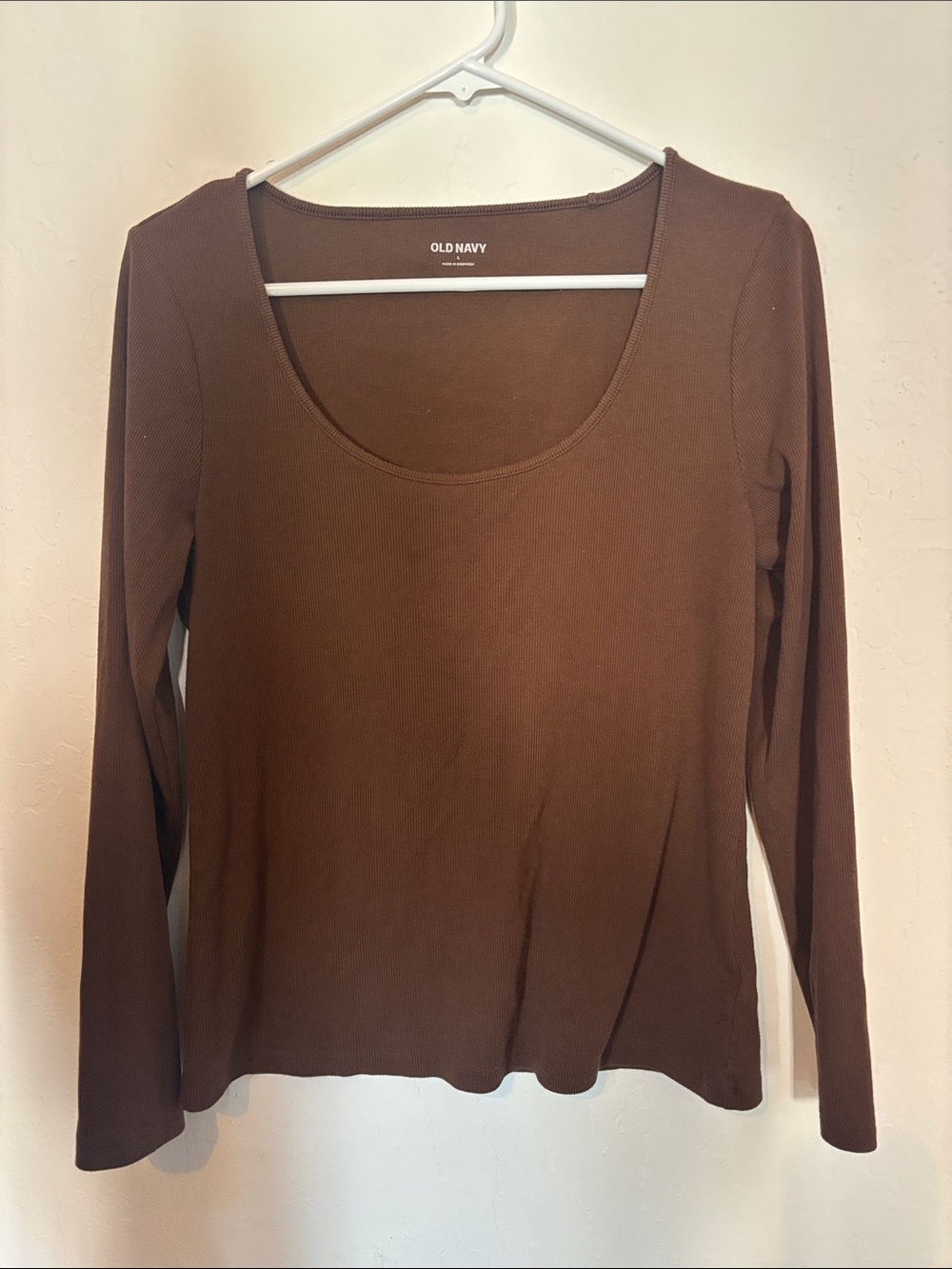 Old Navy Brown Long-Sleeve Scoop Neck Tee